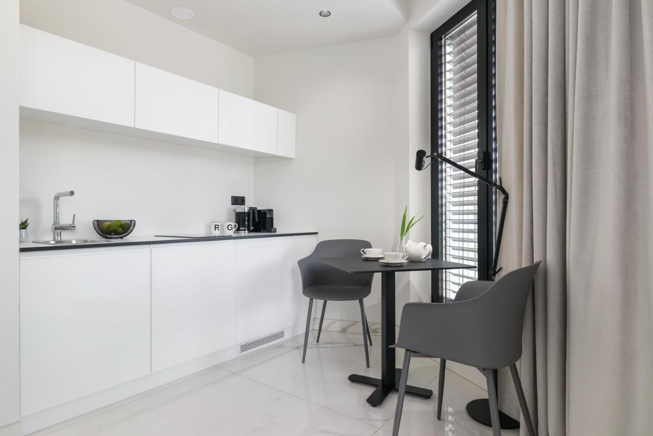 Centro Design Apartments - Polwiejska Познань Экстерьер фото